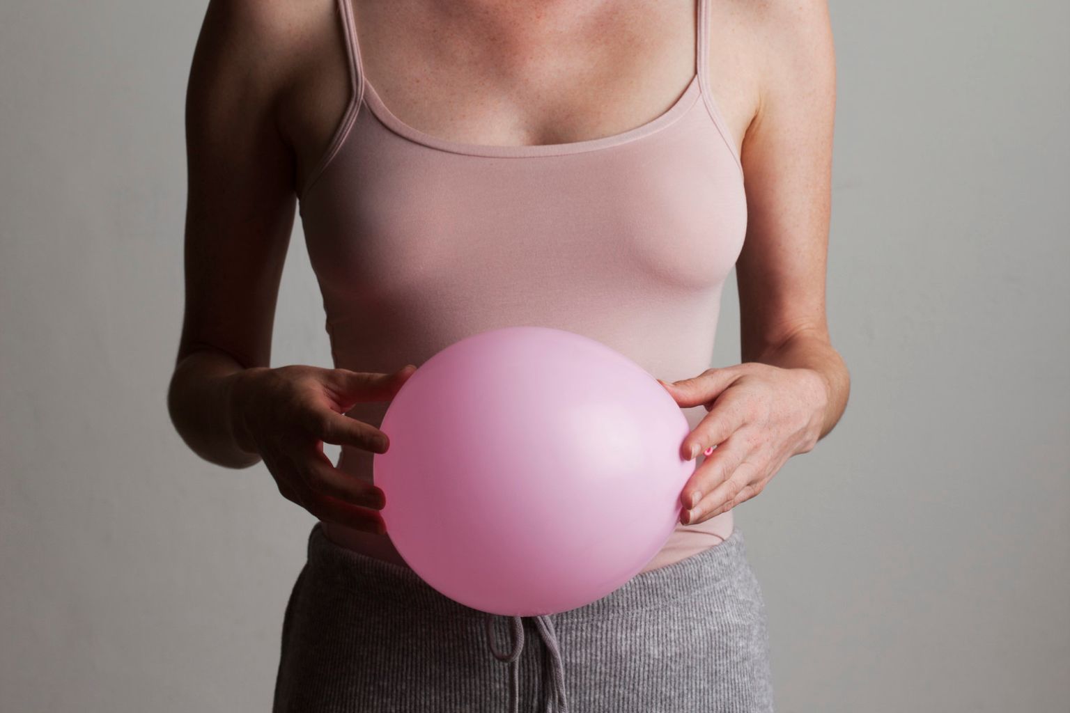 Blähbauch nach dem Essen: Warum dein Bauch nach jeder Mahlzwit euafgebläht ist