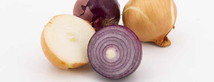 white and red halved onions